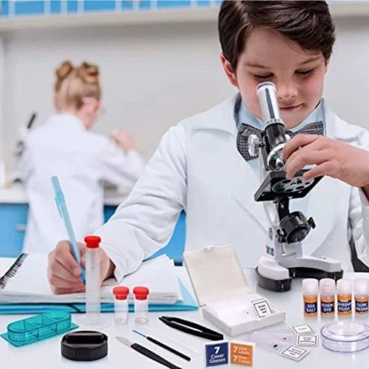 À la découverte du monde invisible : Quel microscope choisir pour votre enfant ?
