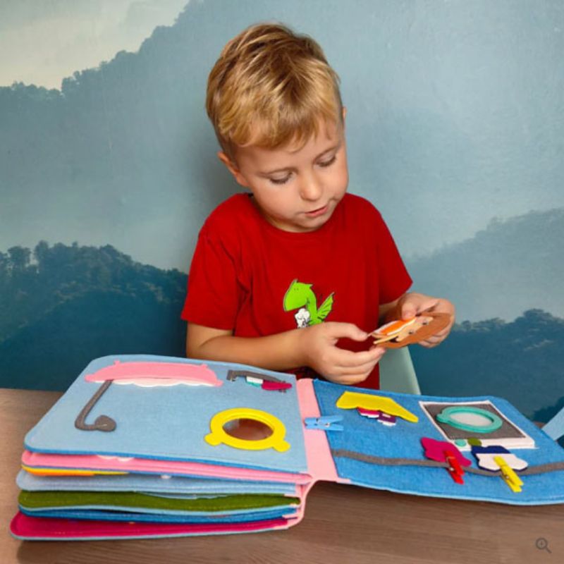 Livre Montessori - Le petit fermier - BABYSBLOU